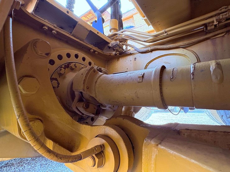 2007-caterpillar-740-image-24