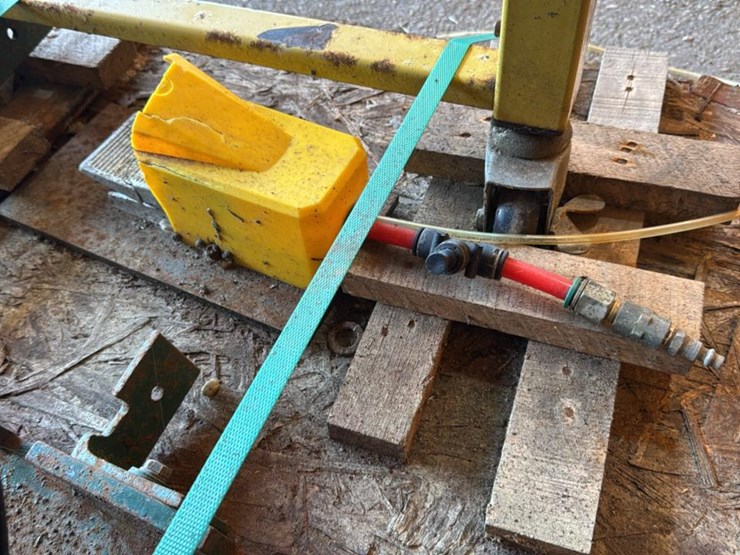 #223-•-strapping-machine-image-7