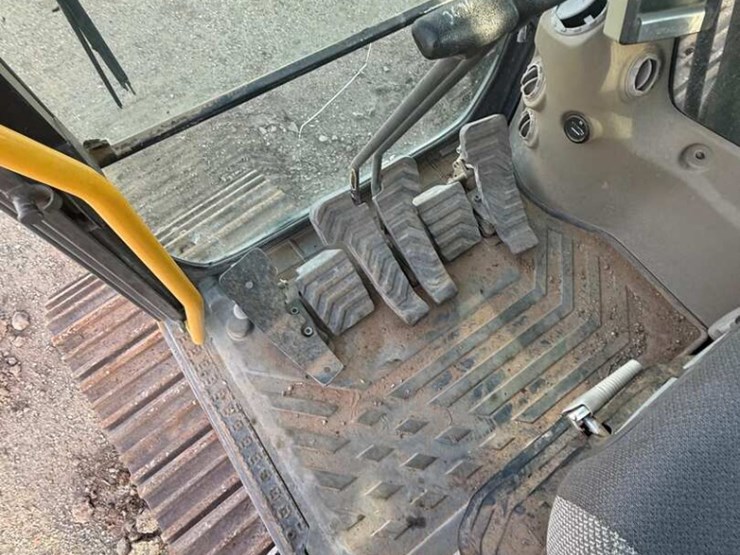 2010-volvo-ec210cl-image-7