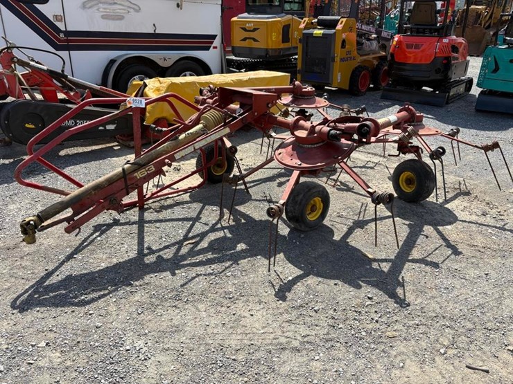 new-holland-163-image-5