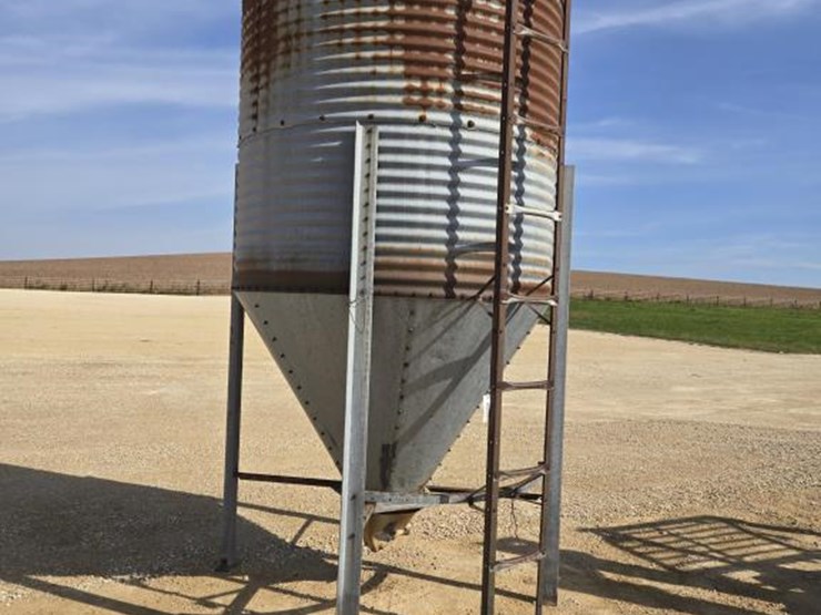 #5831-•-3-ton-bulk-bin-image-1