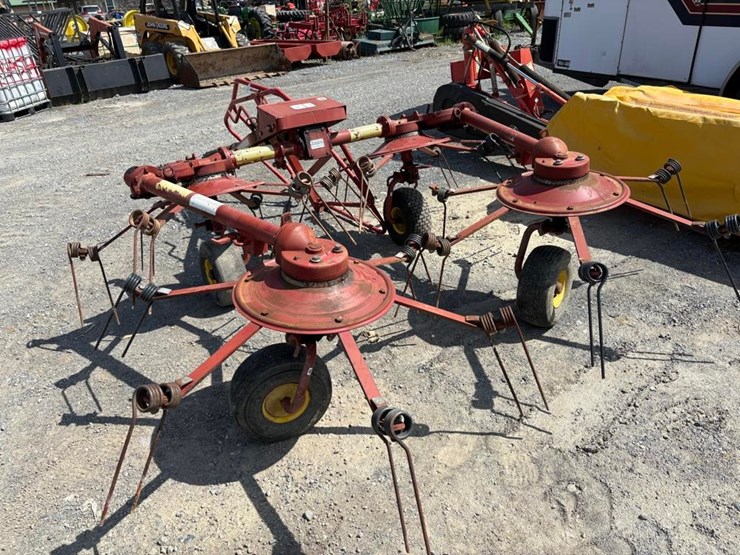 new-holland-163-image-2