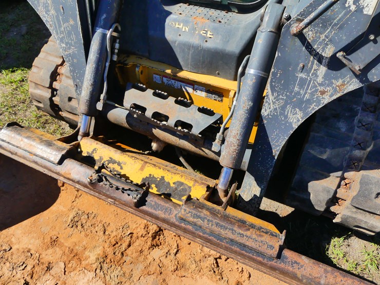 2018-deere-323e-image-11