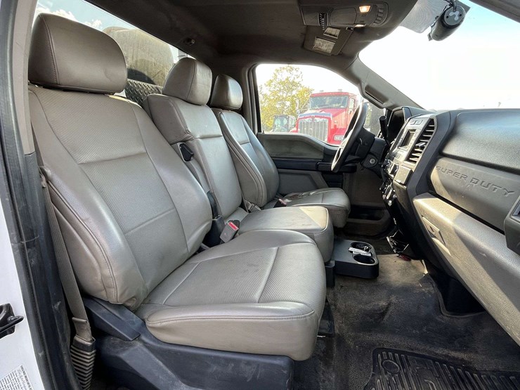 2017-ford-f550-xl-image-59