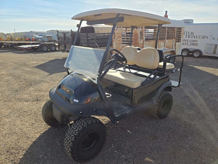 2012-club-car-precedent-golf-cart-image-1