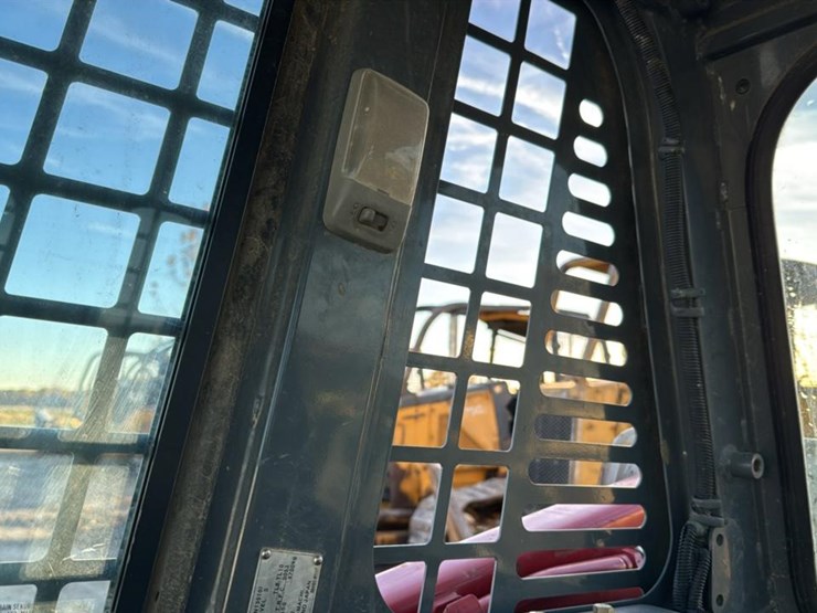 2018-takeuchi-tl8-image-42