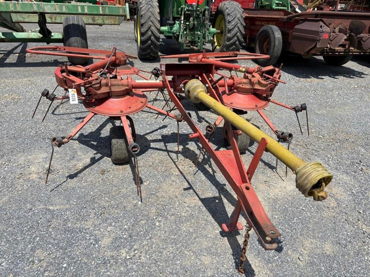 new-holland-163-image-1