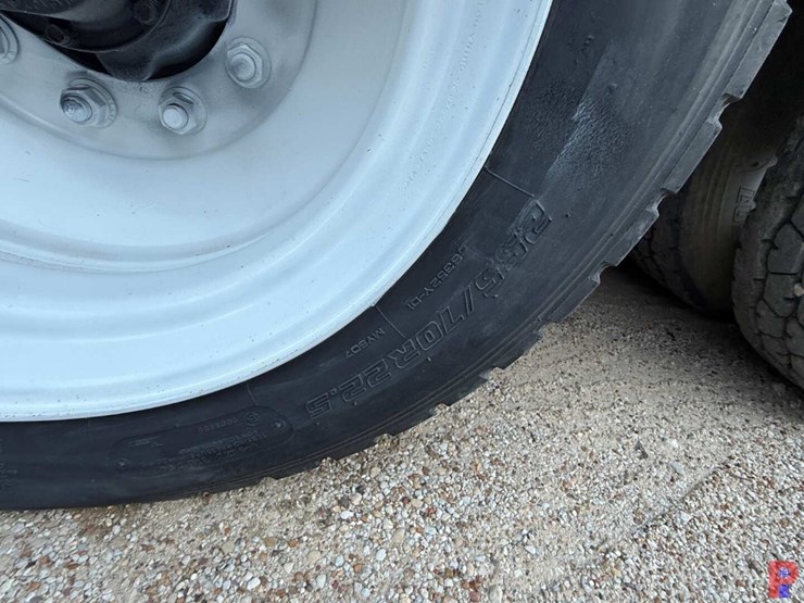 2014-viking-53'-x-102"-image-15