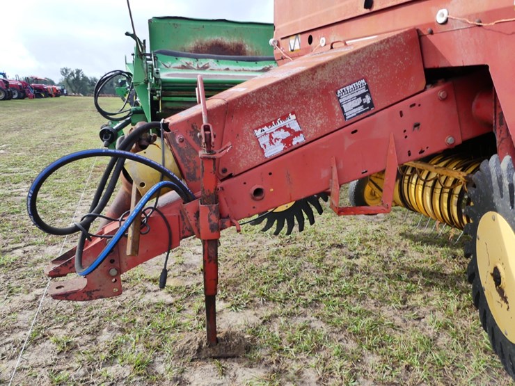 new-holland-650-image-8