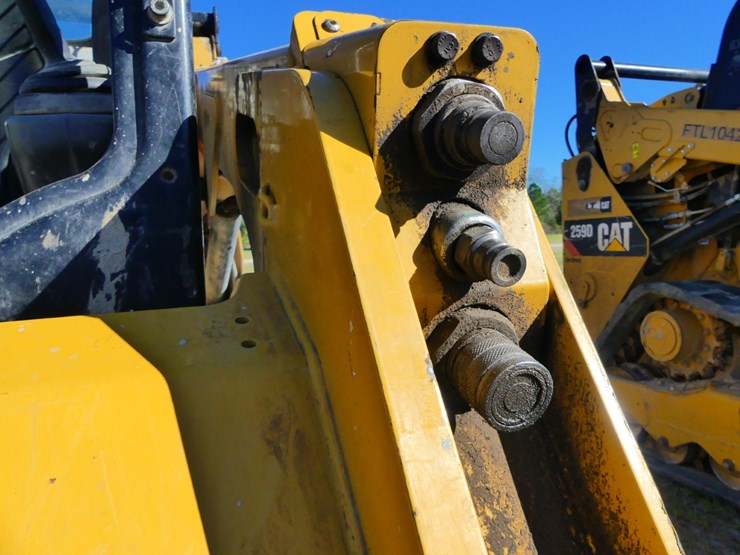 2019-caterpillar-259d-image-10