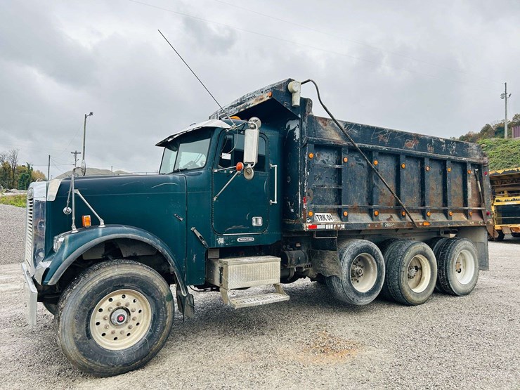 1999-freightliner-tri-axle-dump-truck-image-1