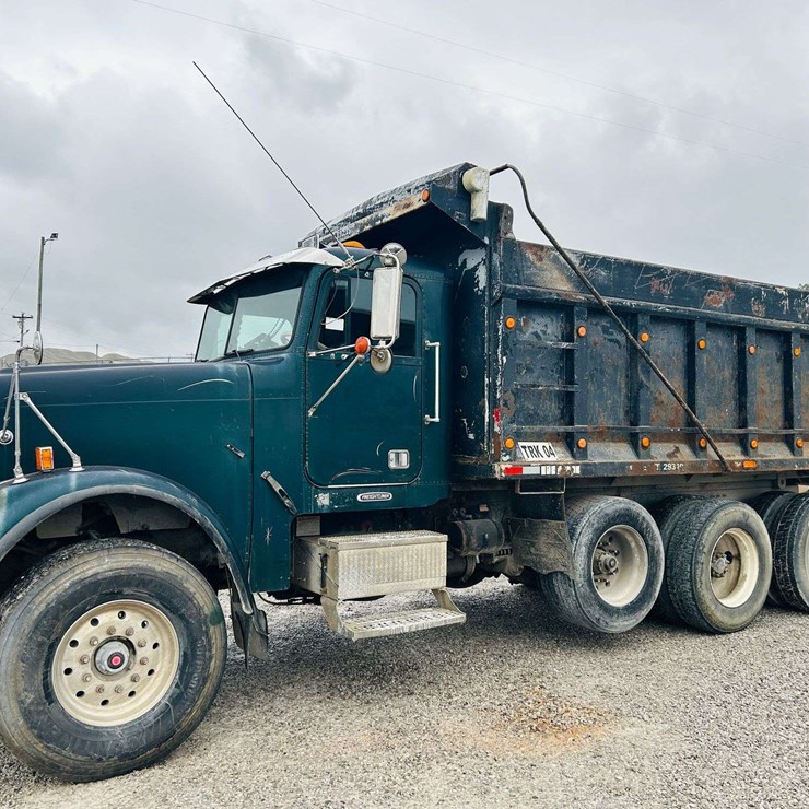 1999 FREIGHTLINER Tri-Axle Dump Truck