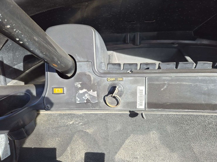 2012-club-car-precedent-golf-cart-image-16