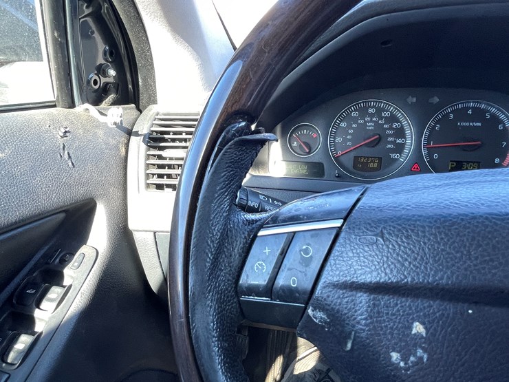 2010-volvo-xc90-image-69