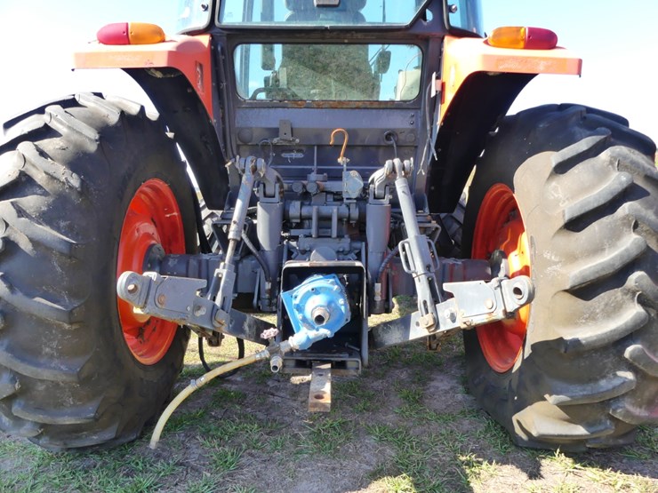 2014-kubota-m8560d-image-5