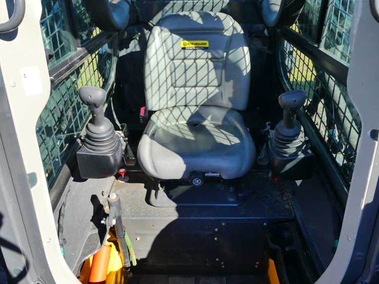 2022-new-holland-c332-image-13