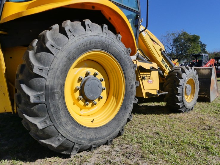 new-holland-b95c-image-6