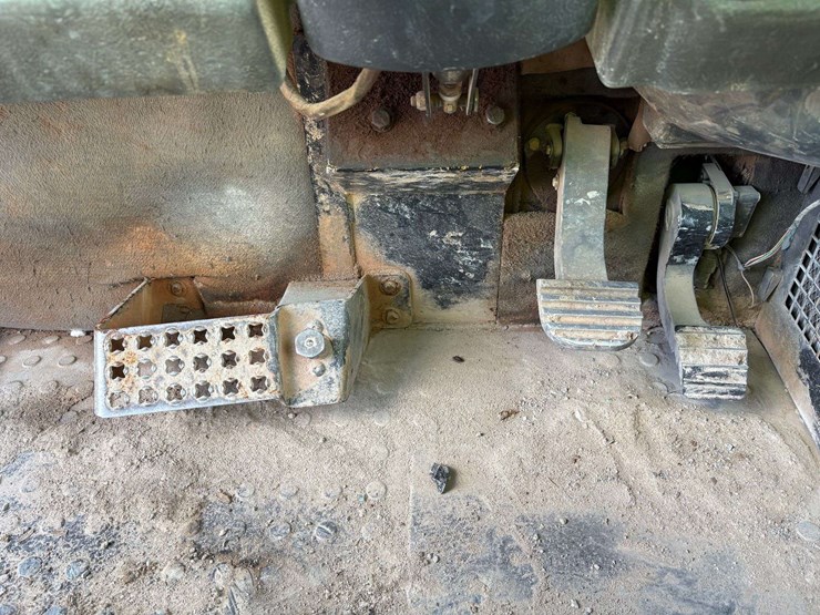 2006-caterpillar-740-image-39