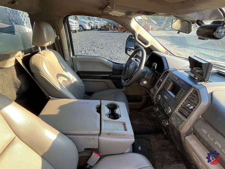 2017-ford-f550-xl-image-66