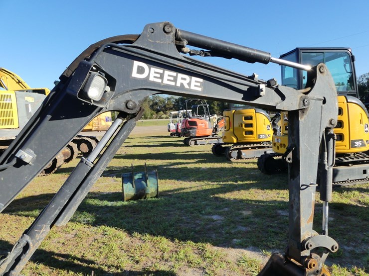 2023-deere-17g-image-9