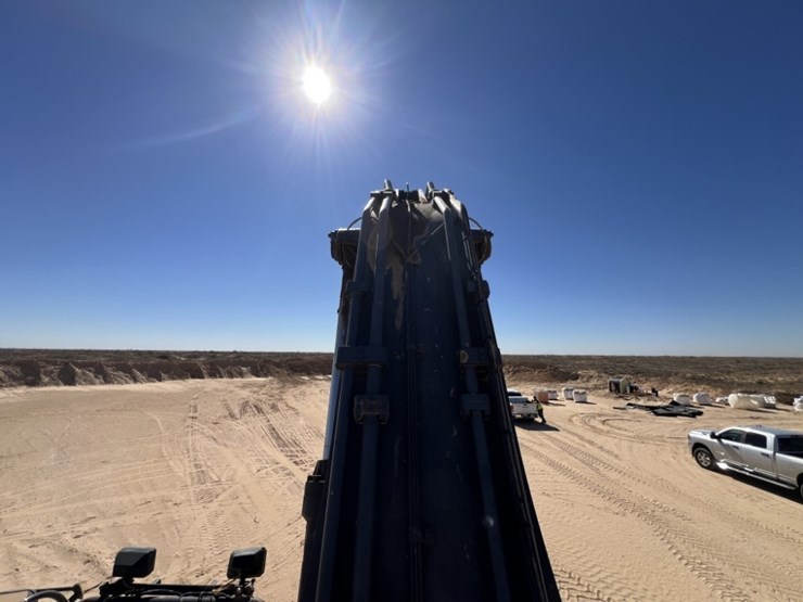 2019-deere-670g-lc-image-49