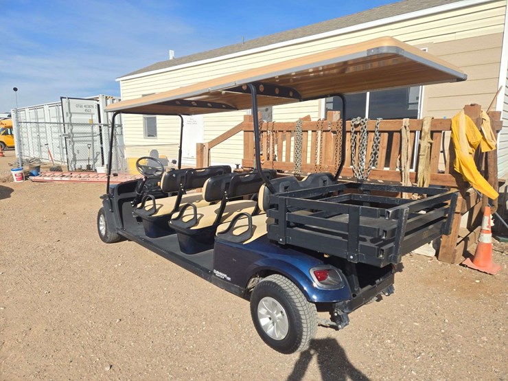 cushman-s61-shuttle-8-72-volt-golf-cart-image-4