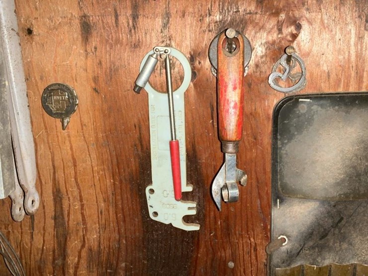 #754-•-wrenches,-tools,-miscellanous-parts-image-13