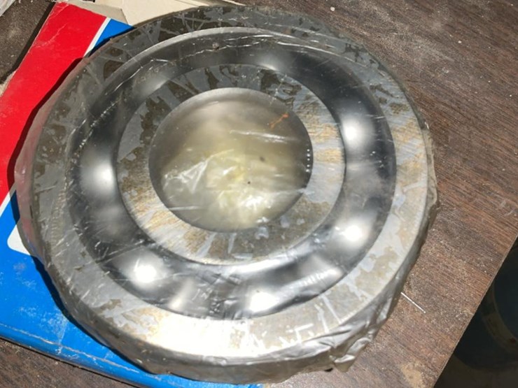 #753-•-grinder-stones,-spider-gauge,-bearings-and-miscellaneous-parts-image-10