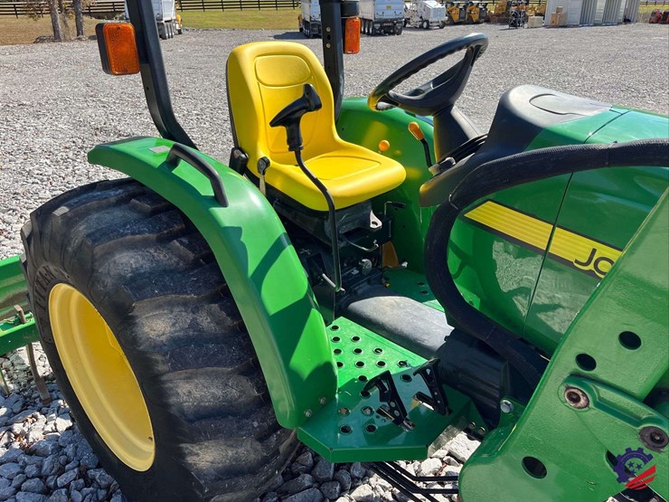 john-deere-4105-image-26