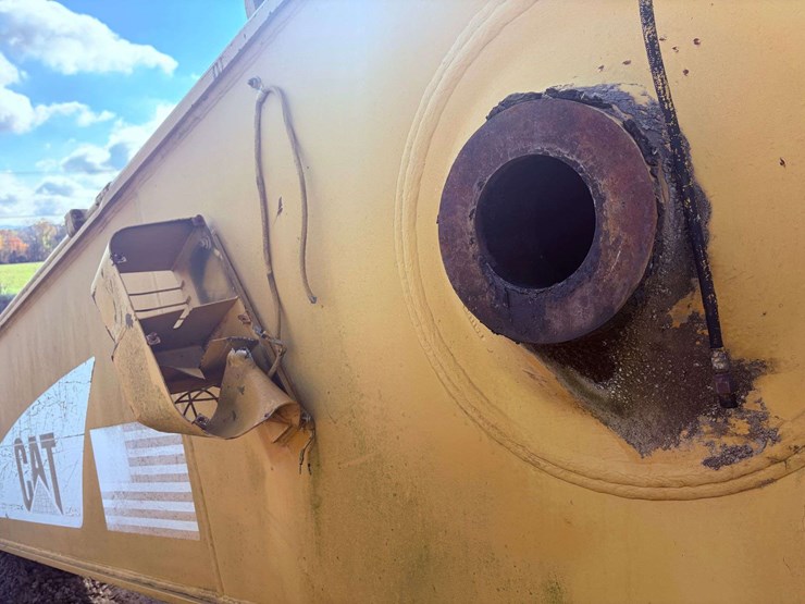 caterpillar-375-image-9