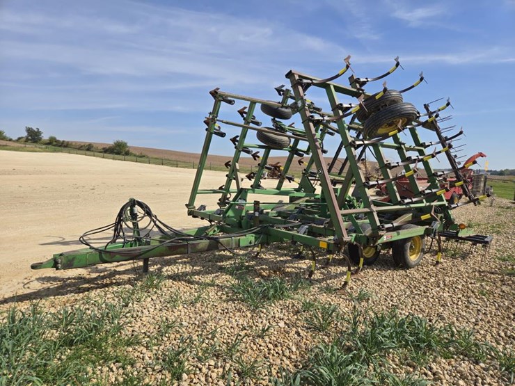 33-john-deere-33-image-3