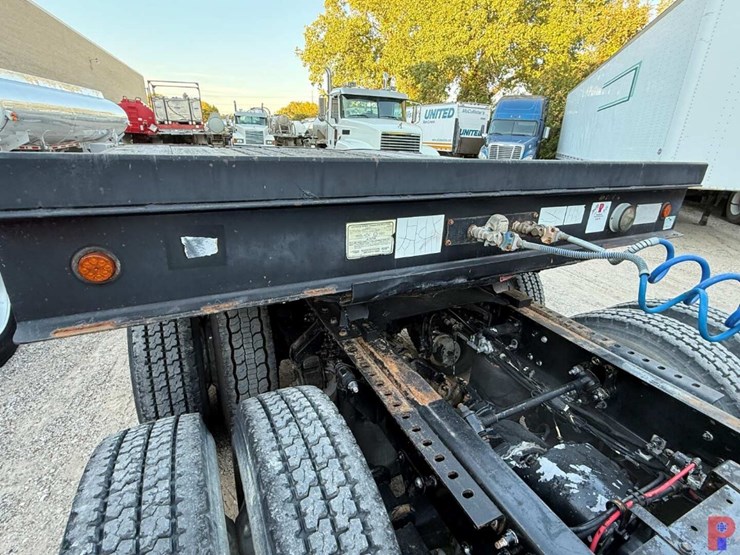 2014-viking-53'-x-102"-image-21