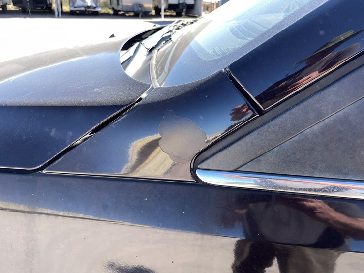 2010-volkswagen-routan-image-43