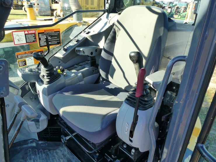 2018-deere-85g-image-14