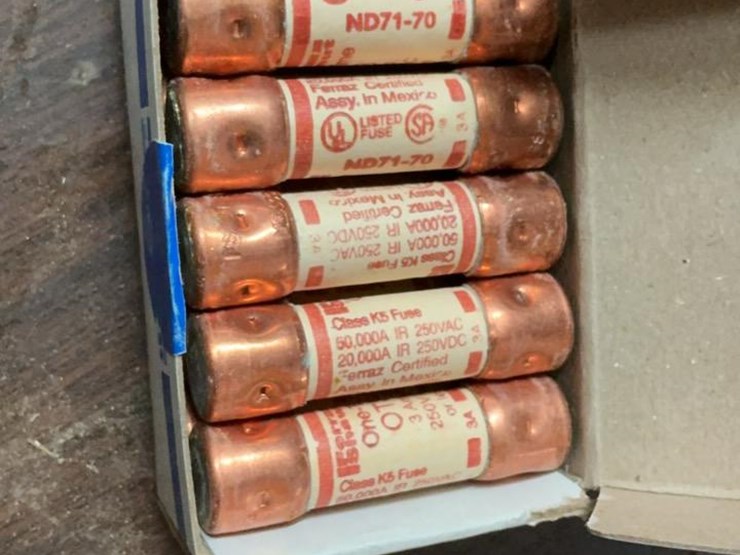 #753-•-grinder-stones,-spider-gauge,-bearings-and-miscellaneous-parts-image-14