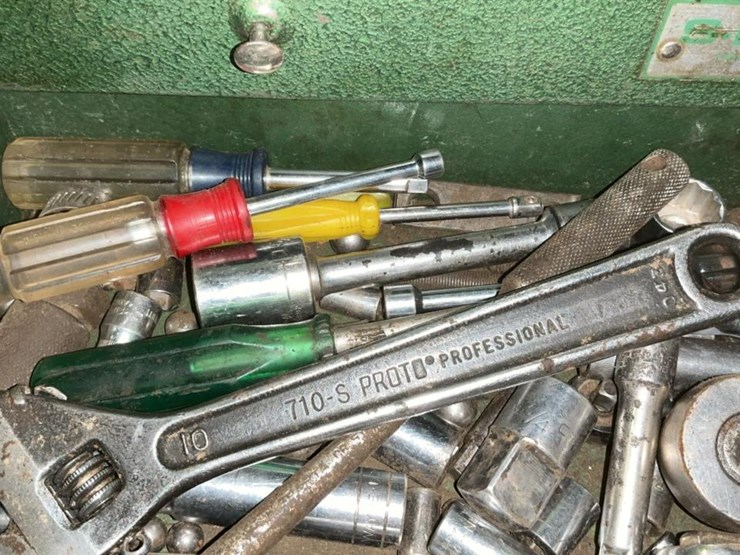 #108-•-miscellaneous-sockets,-wrenches,-and-assorted-tools-image-17