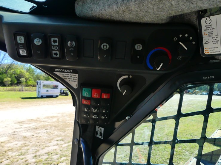 2023-deere-333g-image-17