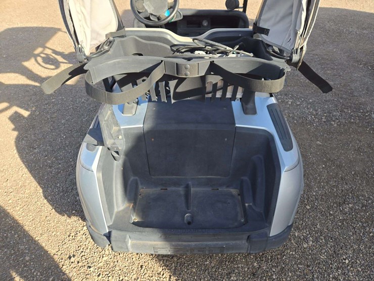 2019-e-z-go-rxv-electric-golf-cart-image-9