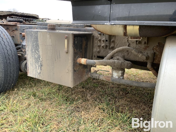 2006-volvo-t/a-truck-tractor-image-17