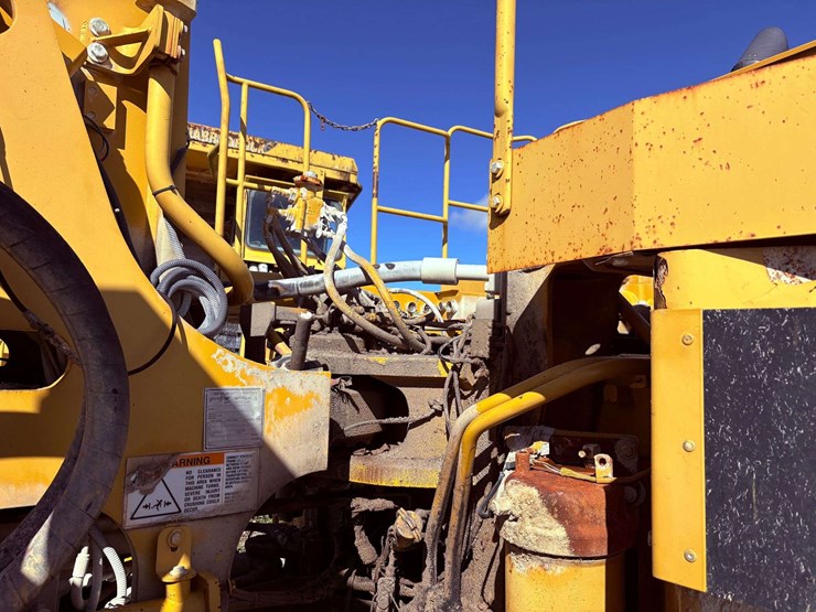 2001-caterpillar-988g-image-17