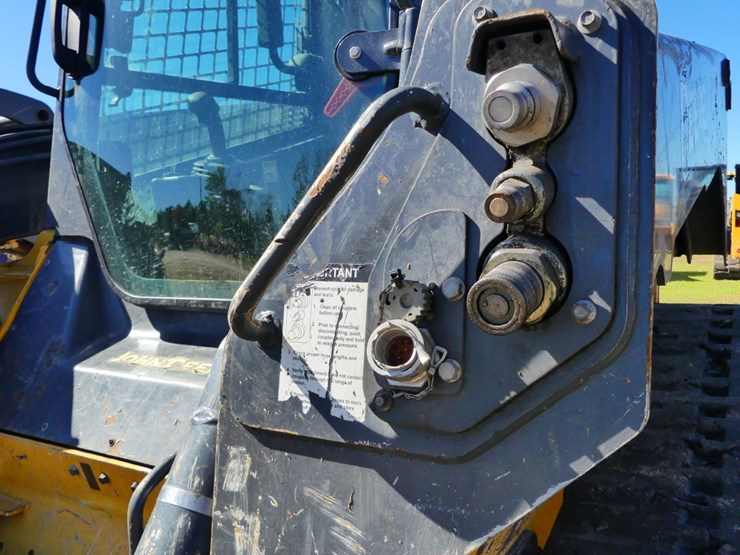 2021-deere-333g-image-10