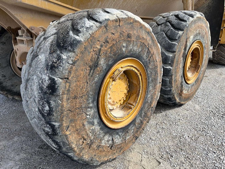 2006-caterpillar-740-image-9