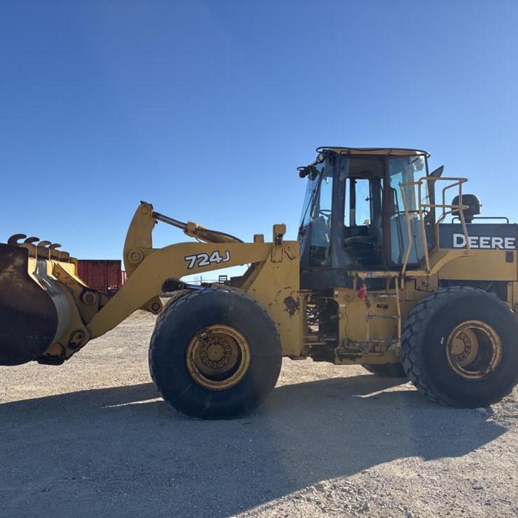 DEERE 724J