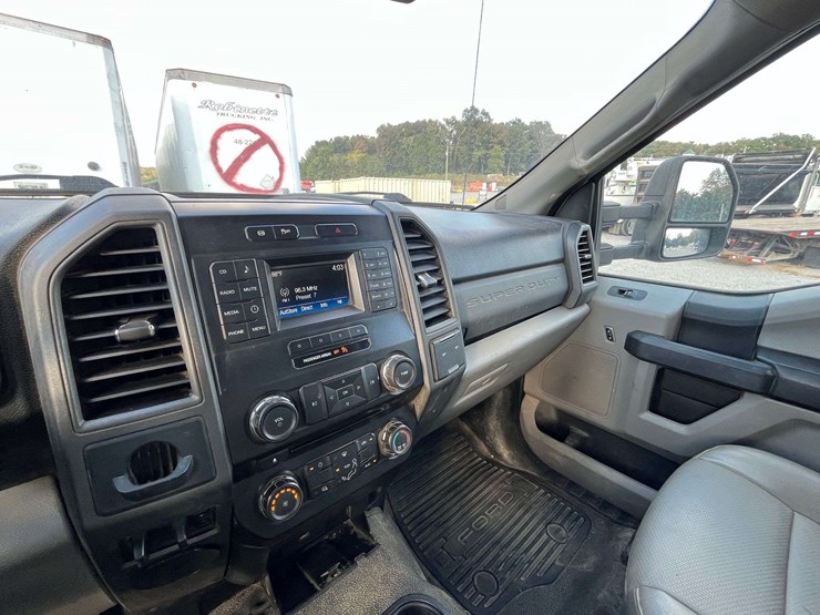 2017-ford-f550-xl-image-71