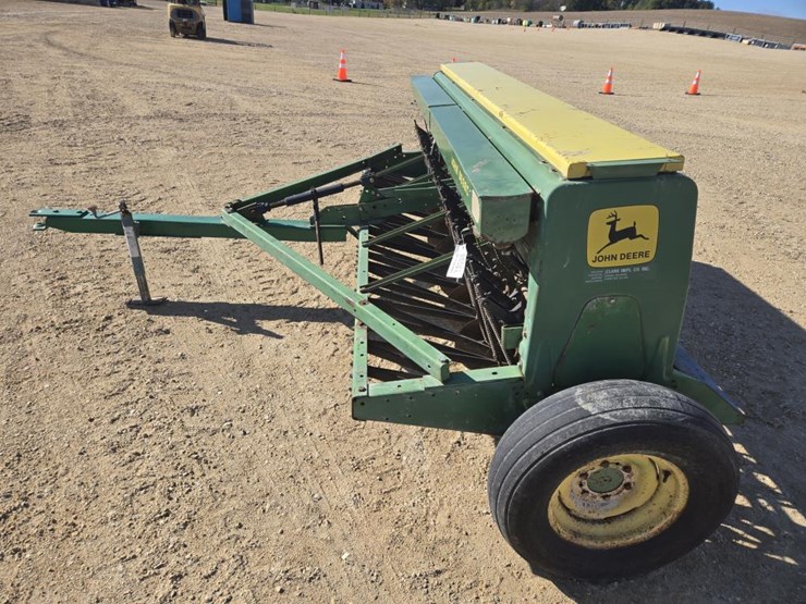 john-deere-8100-image-2