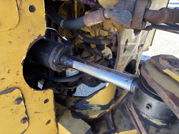 caterpillar-950k-image-26