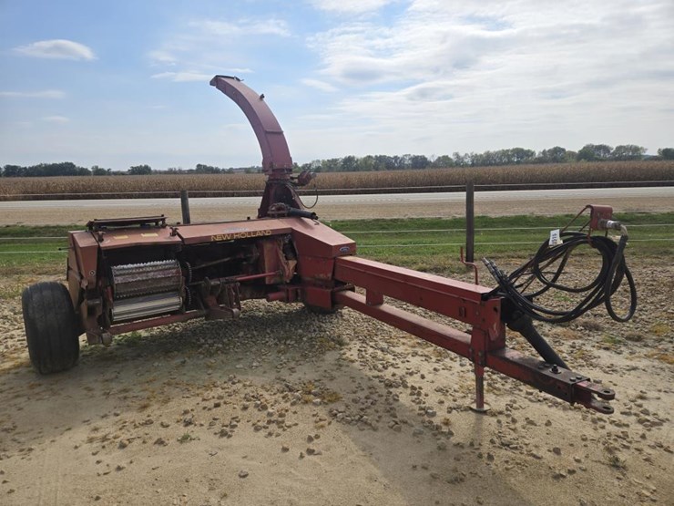 new-holland-900-image-1