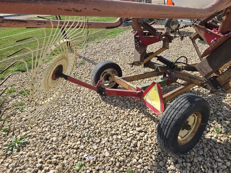 #5835-•-pull-type-10-wheel-v-rake-image-9