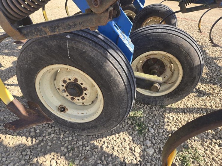 #5853-•-dmi-26'-field-cultivator-image-8