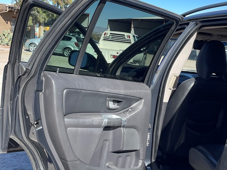 2010-volvo-xc90-image-98